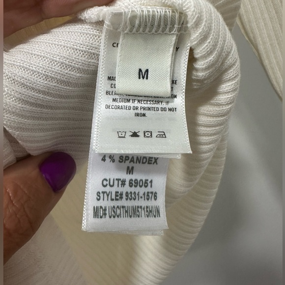 COH V neck ribbed top- medium - Picture 2 of 2